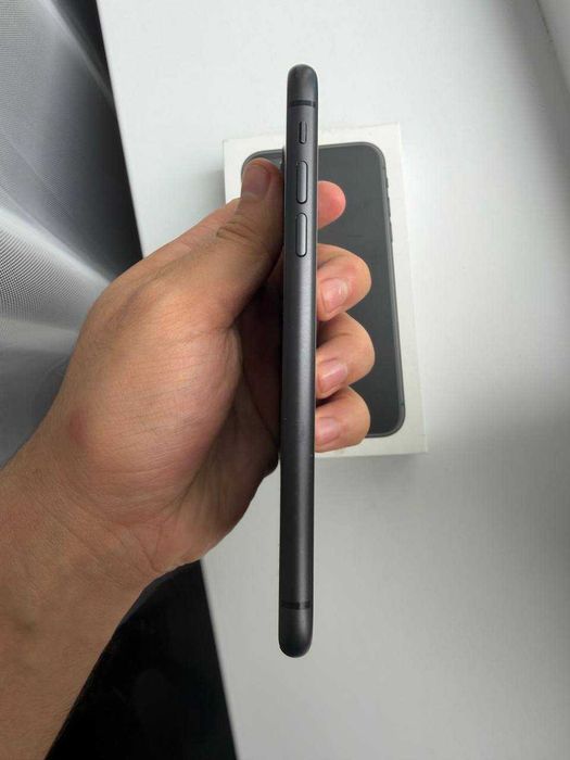 Продам IPhone 11 64gb