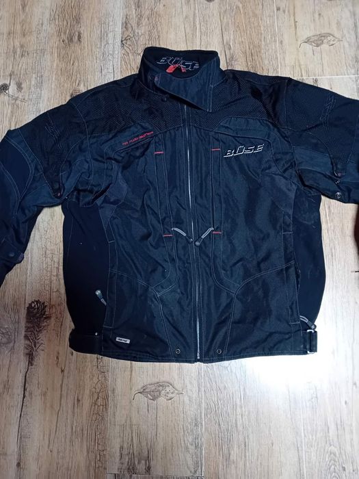 Част от  моториски  костюм-яке