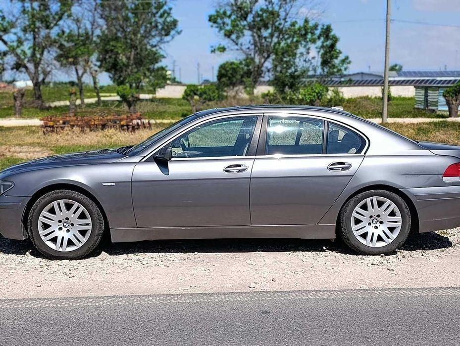 Кола- БМВ- 745..