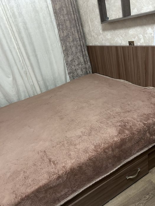Продам спальный гарнитур