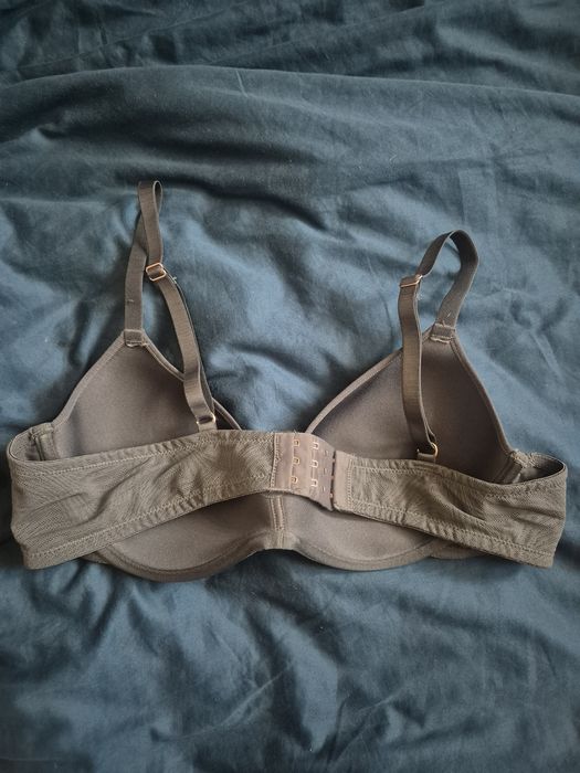 Тъмен сутиен Astratex