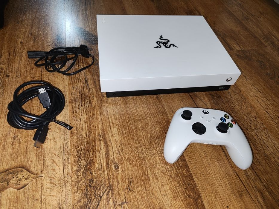 Xbox One X 1TB | 4K HDR | impecabil