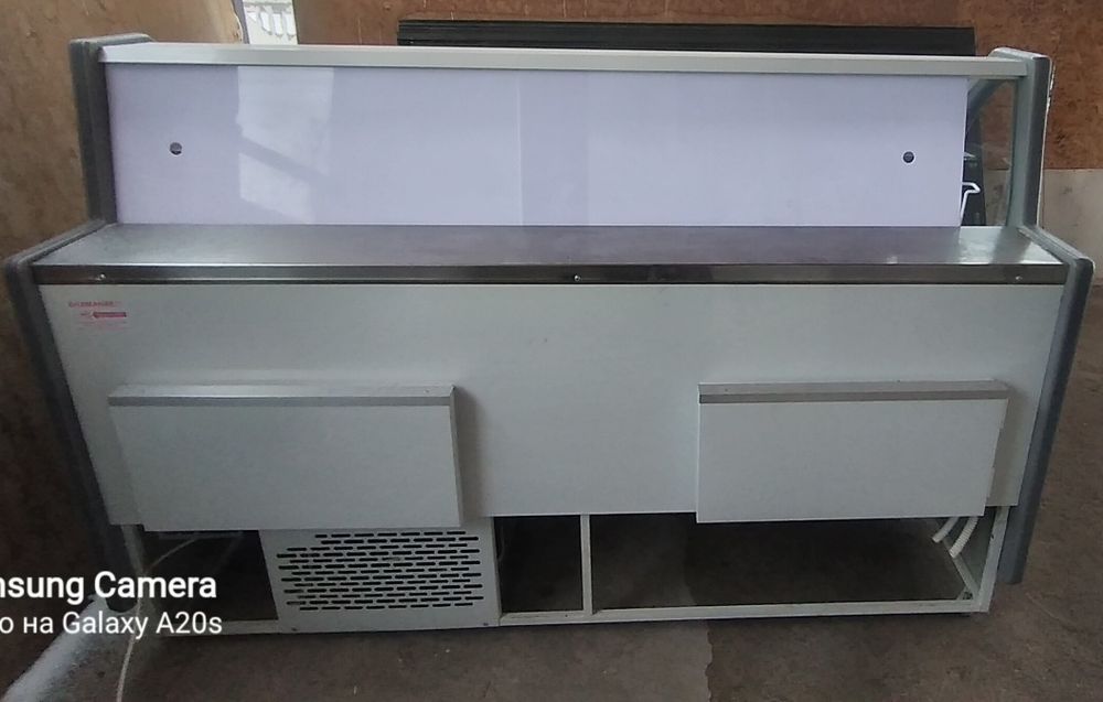 Витринный холодильник