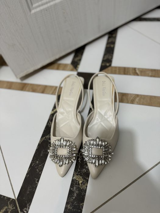 Танкетка цвета Беж