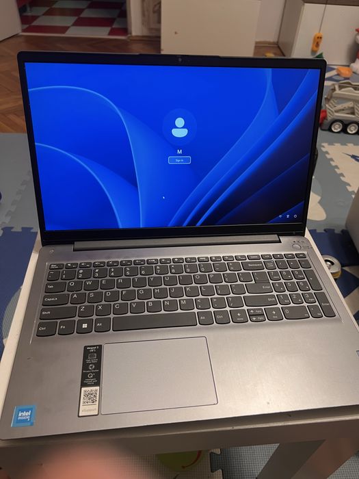 Laptop Lenovo IdeaPad 3 12 gb ram cu 128 ssd m2