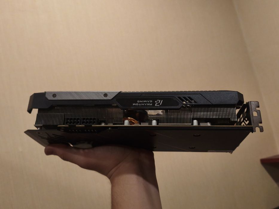 RX 5700XT 8GB Asrock видеокарта
