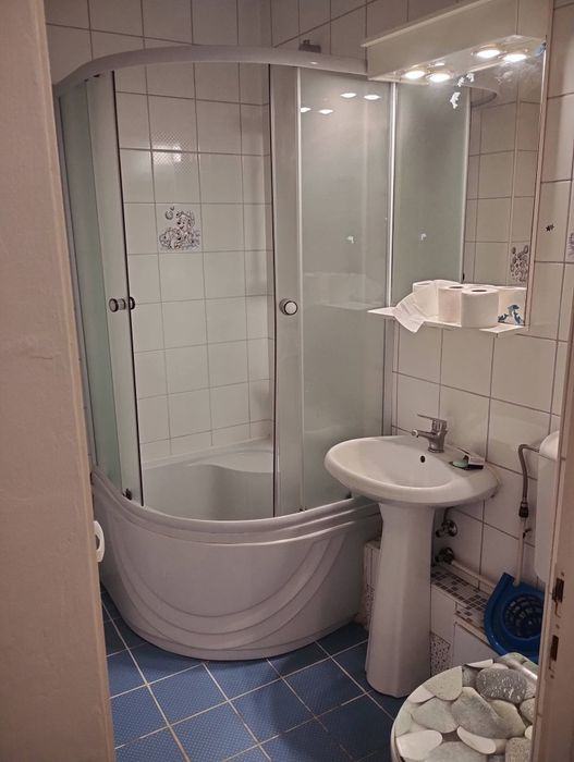 Închiriez apartament 4 camere plopilor Nr.60