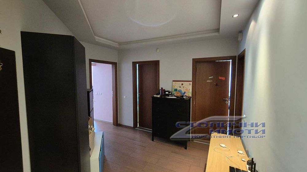 Тристаен апартамент на границата на Дианабад и Студентски град