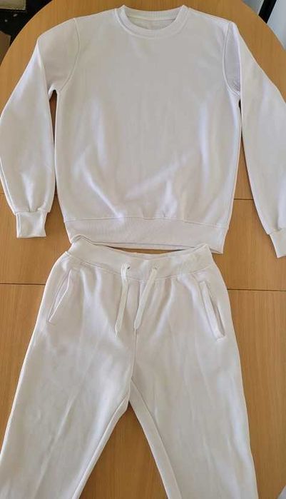 Pantaloni de trening albi L noi + bluza