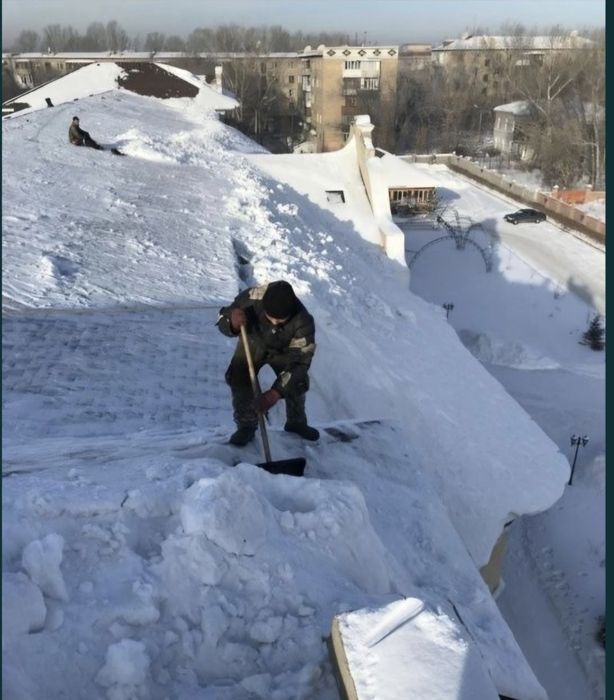 Ручная уборка снега в Астане