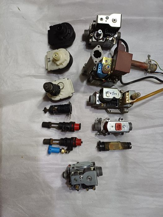 Vând pompa Ariston,  TF 0025, Grundfos UPM3