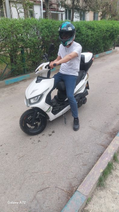 Мопеды/ скутеры suuzi m8