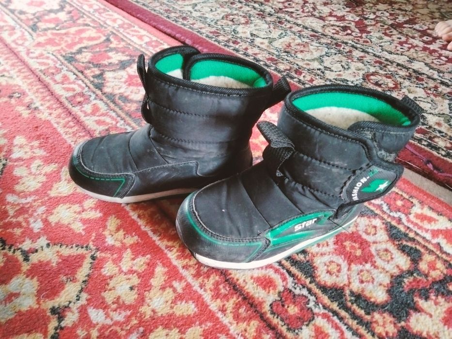 Детский аяк киім 28размер. 2000тг