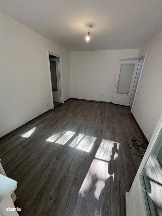 Vand apartament 2 camere Manastur