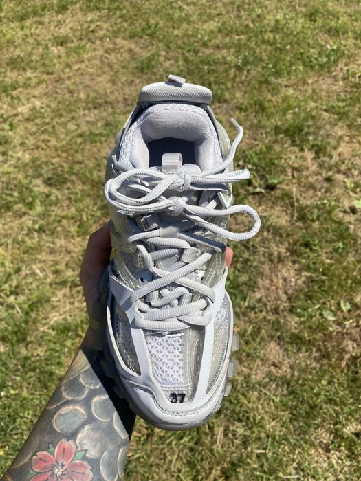 Balenciaga track