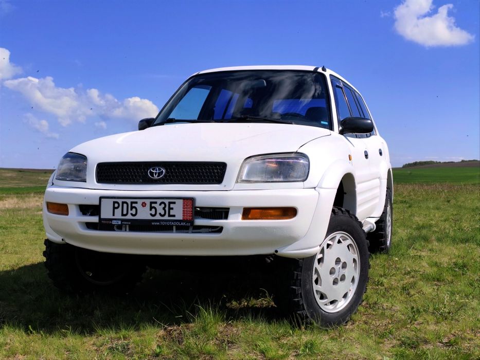 Toyota RAV4 an 1998, motor 2.0 benzina 130cp
