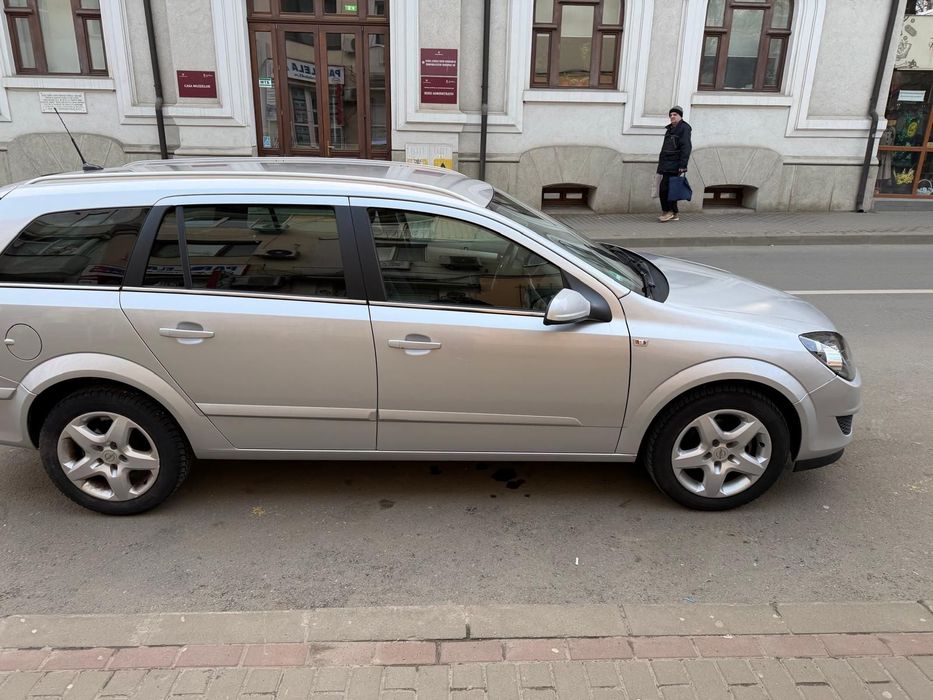 Opel Astra Vând Opel Astra H Automată