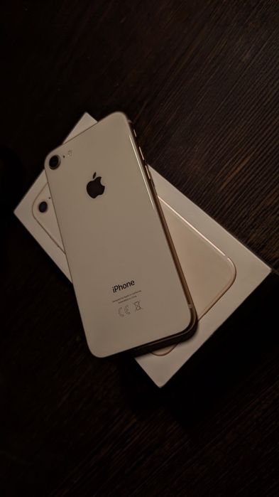 iPhone 8 золотой