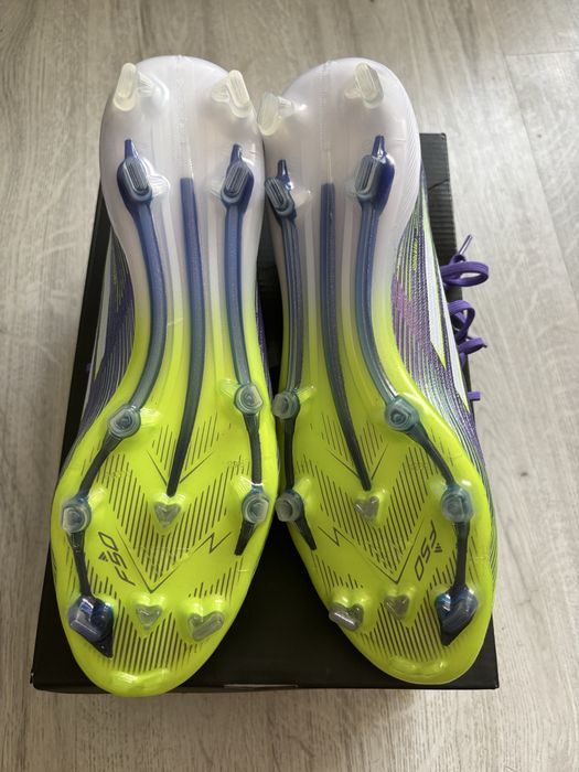 Продавам бутонки Adidas F50