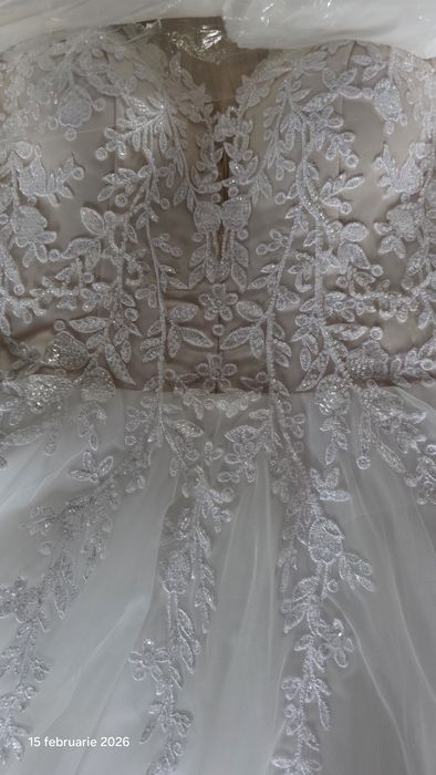 Rochie de mireasă stil prințesă MIDI,  cu broderie