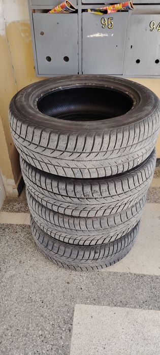 Всесезонни гуми 225 /60/17 4 бр.