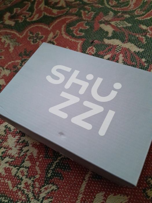 Продам босоножки новые