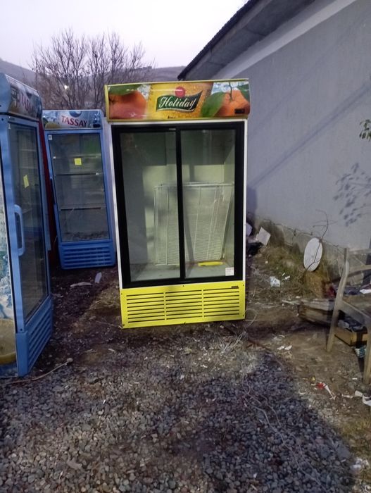 Холодильник витринный,для напитки