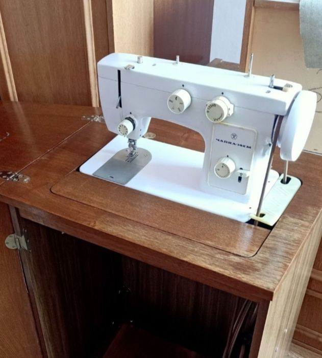 Швейная машинка с электро приводом