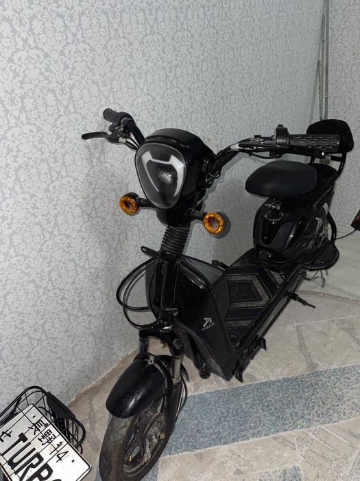 Скутер сатылады м8