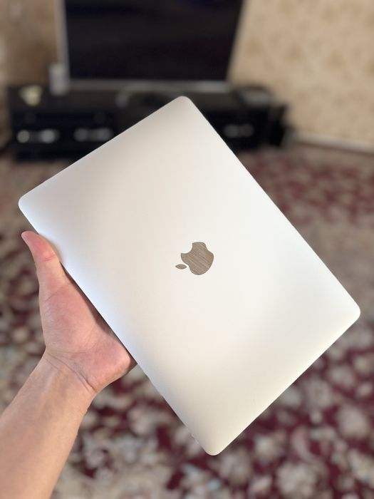 MacBook Pro M1 8/256