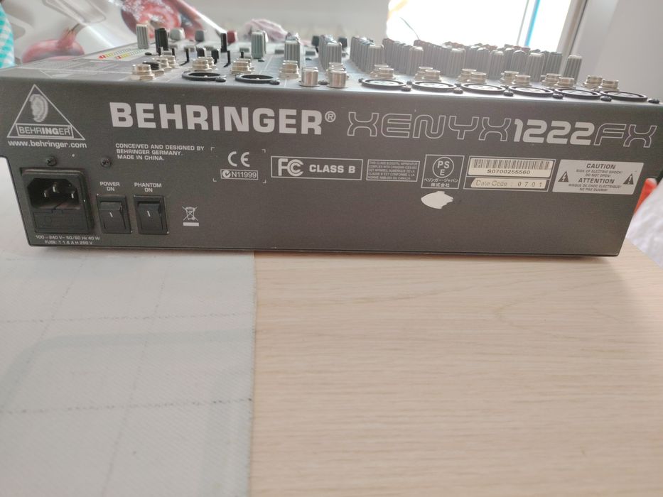 Продам пульт рабочий Behringer