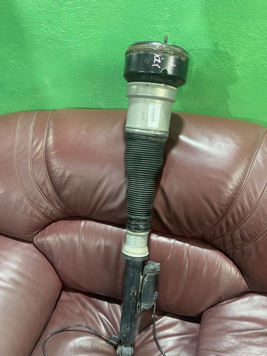 Продам амортизатор Mercedes 221