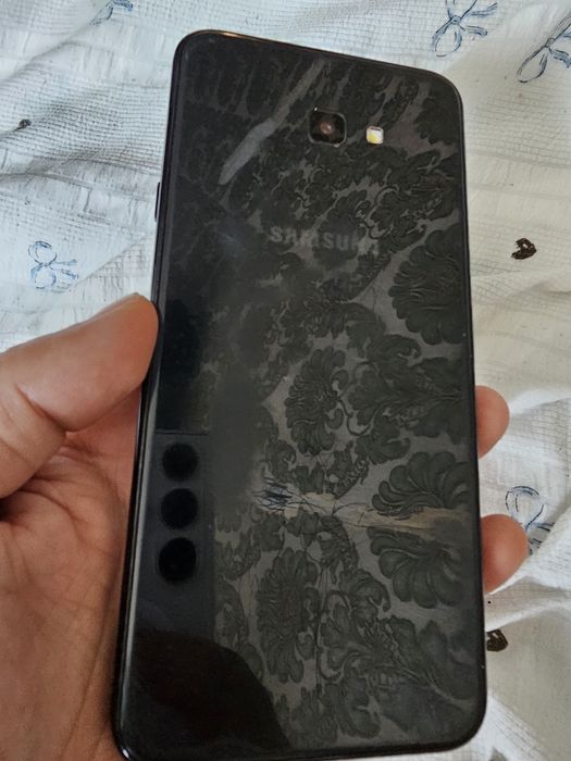 Samsung J4+ sotiladi srochno
