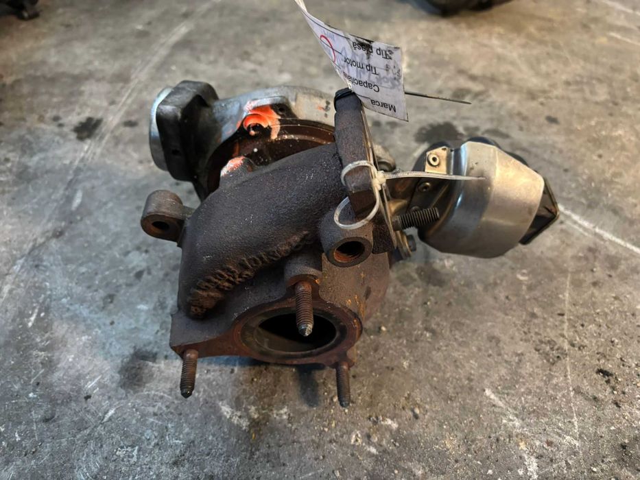 Turbina Audi A4 B8  2,0 tdi motor caga