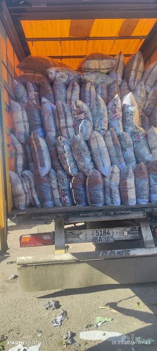 Yostiqlar akrel va sintafonlik