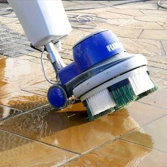 Профессиональная мойка брусчатки и стен