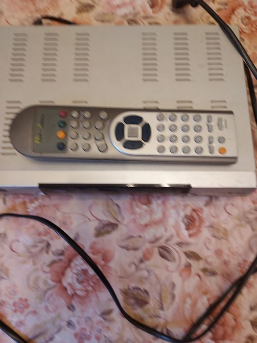 Vind sau schimb , 3 Receptoare la pret de 1 !  Receptor satelit  UNIVE