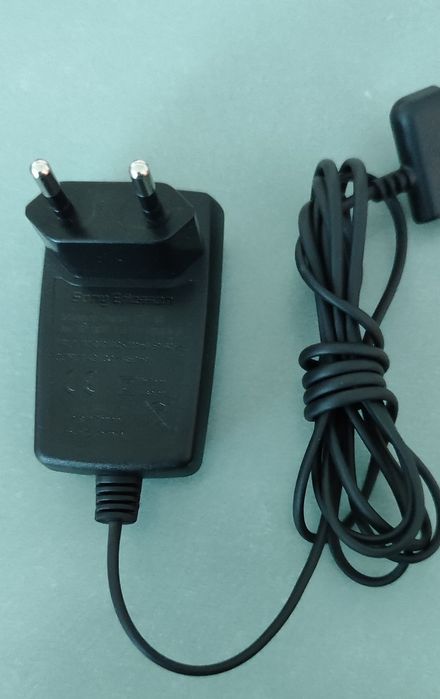 Зарядное устройство Sony Ericsson CST 60