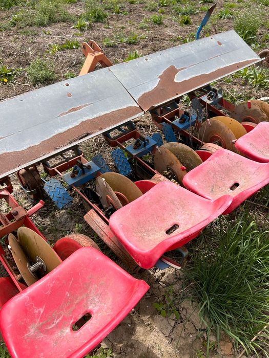 Mașina de plantat răsaduri