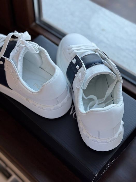 Продажа мужской стильной обуви Valentino 40-45