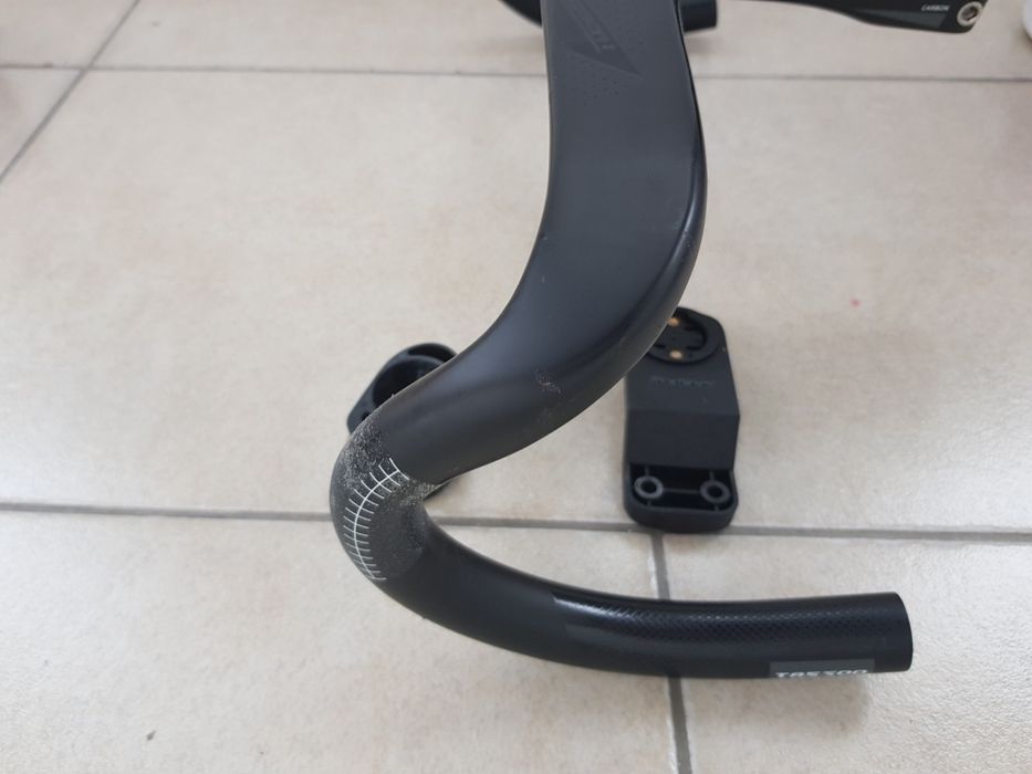 Ghidon carbon integrat