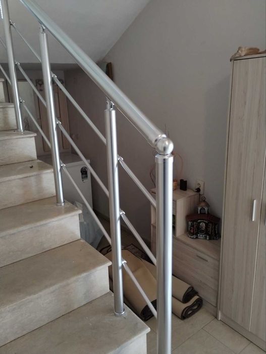 Алуминиеви, стъклени и дървени парапети