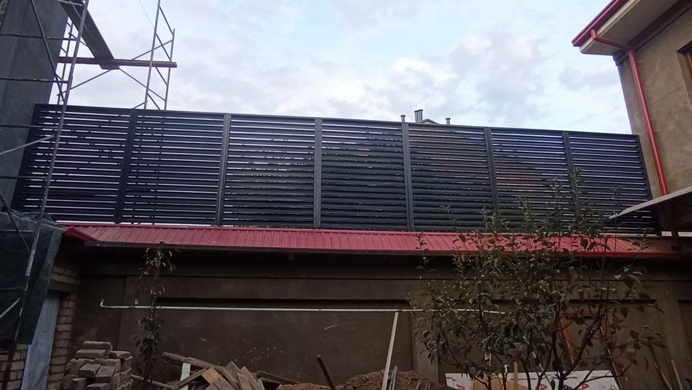 Жалюзи, заборы из металла.