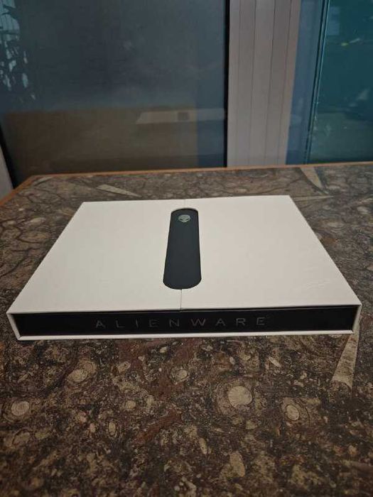 Запазен лаптоп Dell Alienware x14 FULL HD Екран - 14 инча