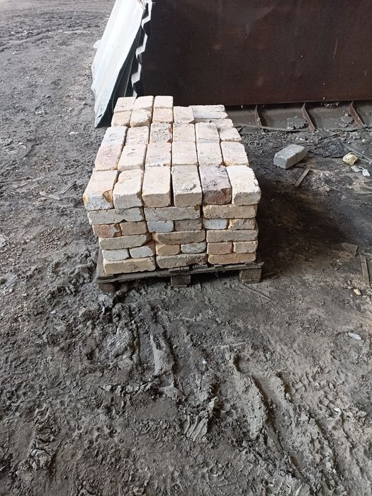 Продам доску обрезную, кирпич (красный)