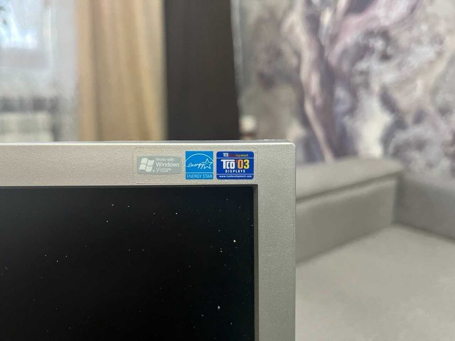 Монитор 19" (48.3 см) Samsung 940NW
