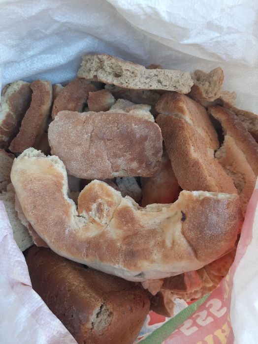 Хлеб  сухой,  чистый