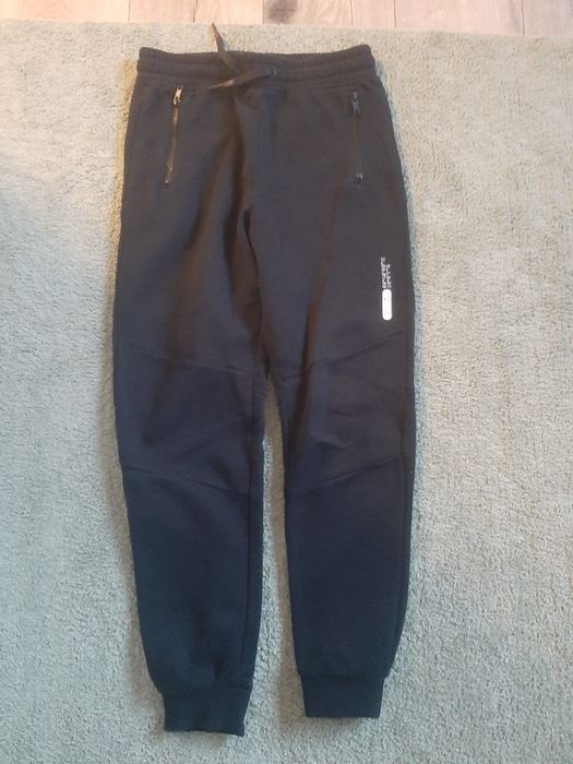 Черен панталон и анцуг HM