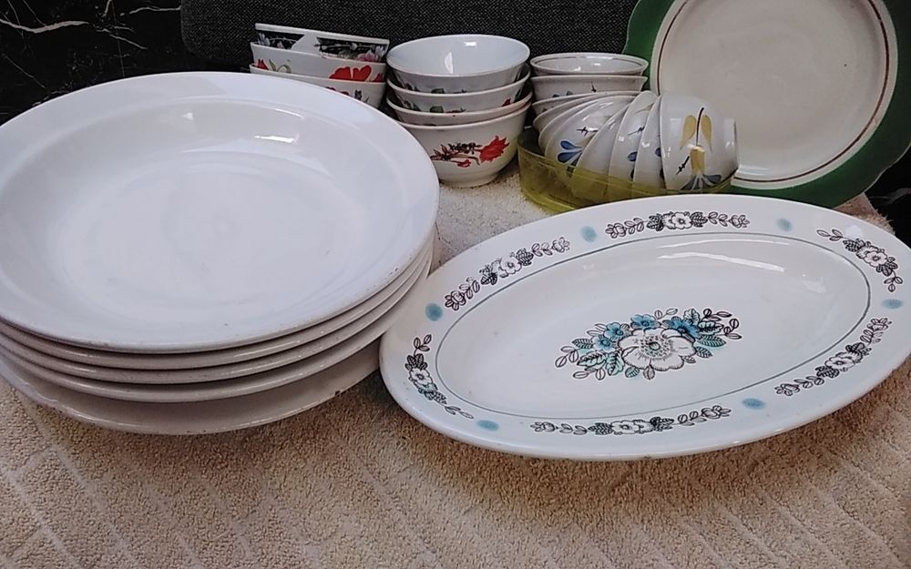 Продается  посуда разная.