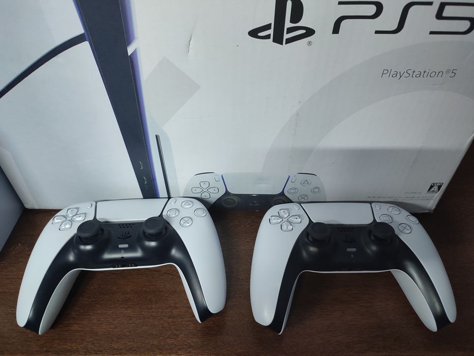 Play station 5  slim ps 5 slim